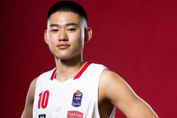 中国18岁新星赵维伦：意甲打球经历与国家队使命